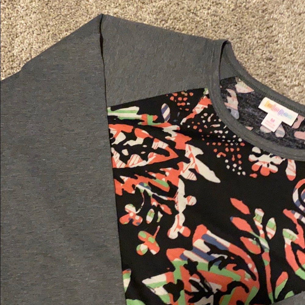 Lularoe Randy Tee - Picture 3 of 3